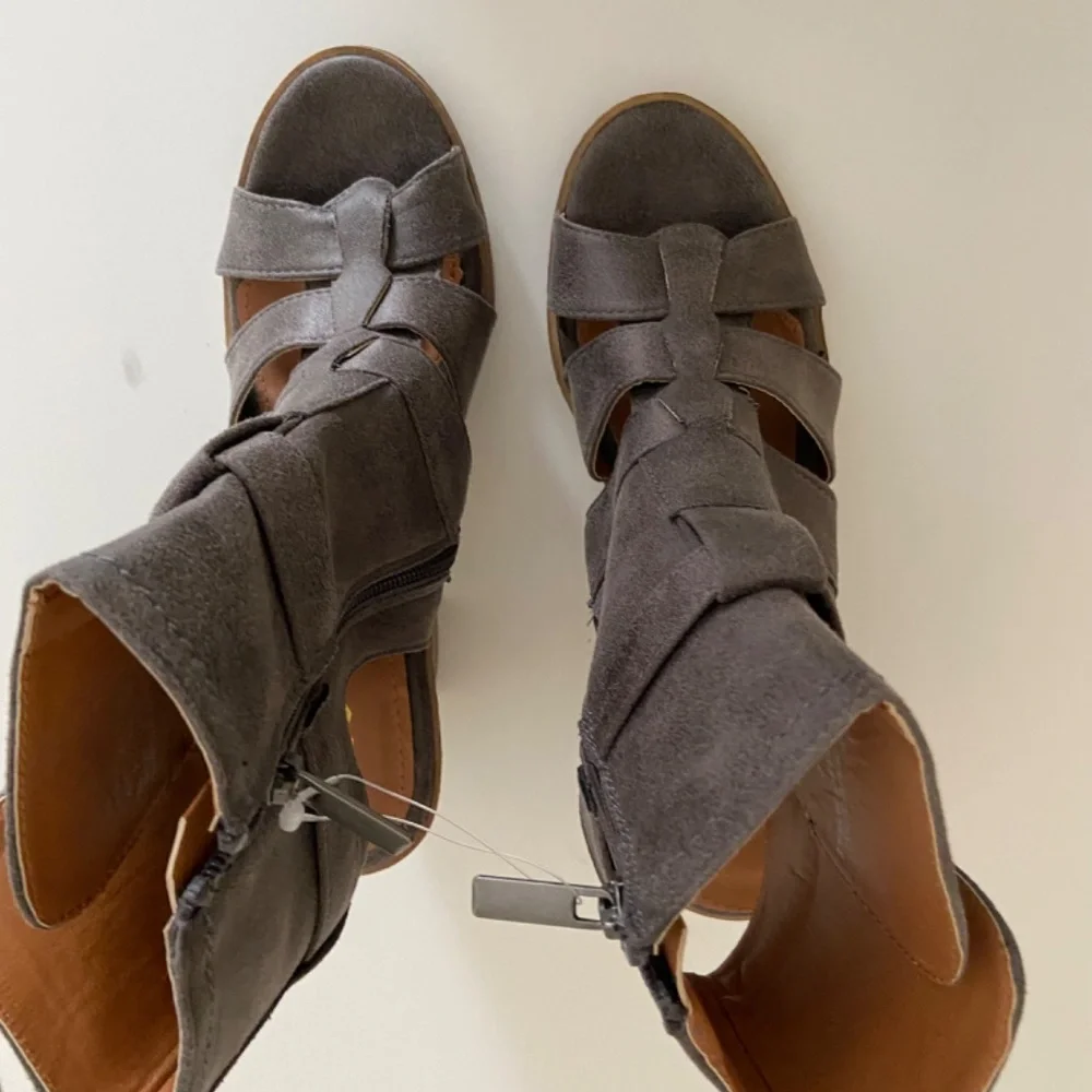 Brenna Strappy Heeled Sandal - Picture 5 of 7